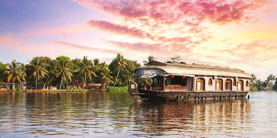 Cruising the palm-lined lagoons of Kerala